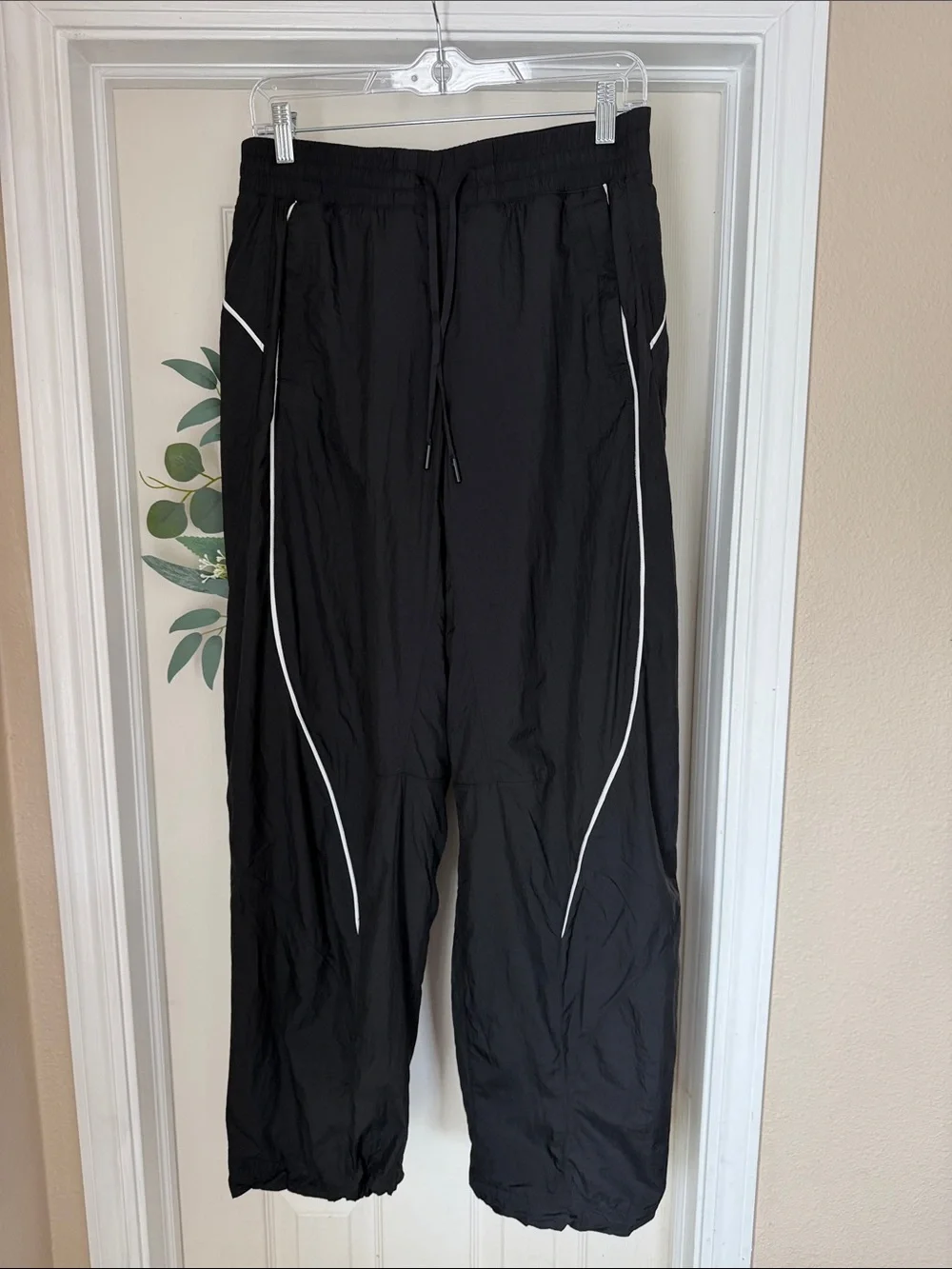 Lululemon License to Train Mid-Rise Lightweight Jogger